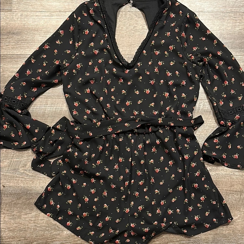 Disney Princess Floral Black rose Long Sleeve shorts Romper with belt Size XL - Picture 13 of 15